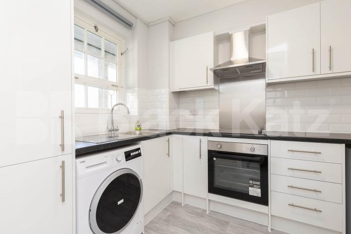 Newly refurbished one bed minutes to Euston, UCL and UCH Phoenix Road, Camden / Euston